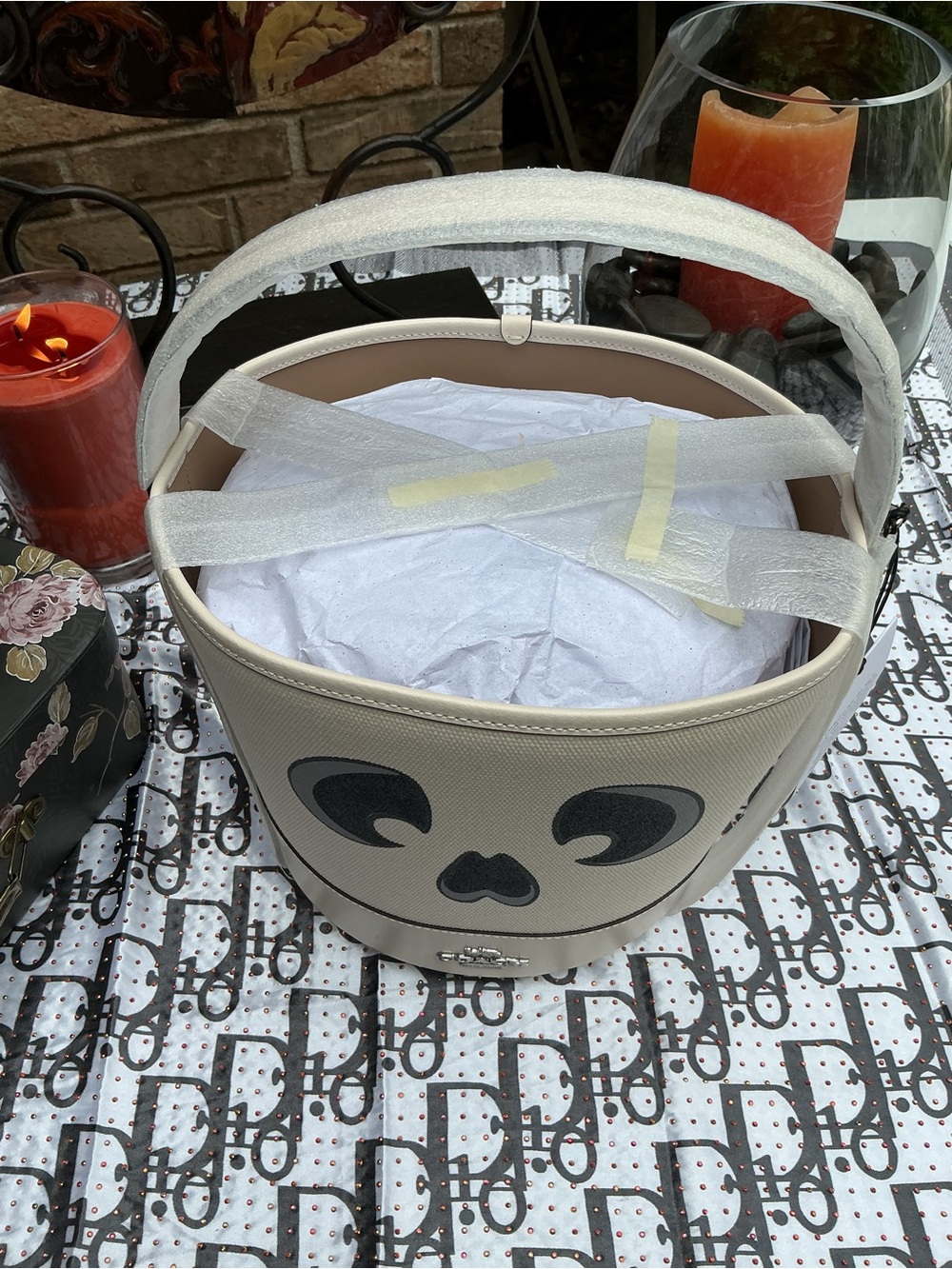COACH TRICK OR TREAT BUCKET BAG WITH HALLOWEEN GHOST  NWT - Picture 3 of 4